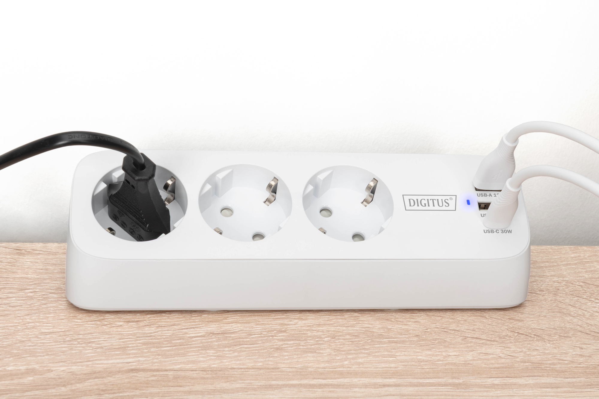 3-voudige stekkerdoos met 2x USB-A en 1x USB-C aansluitingen, wit - Afbeelding 4