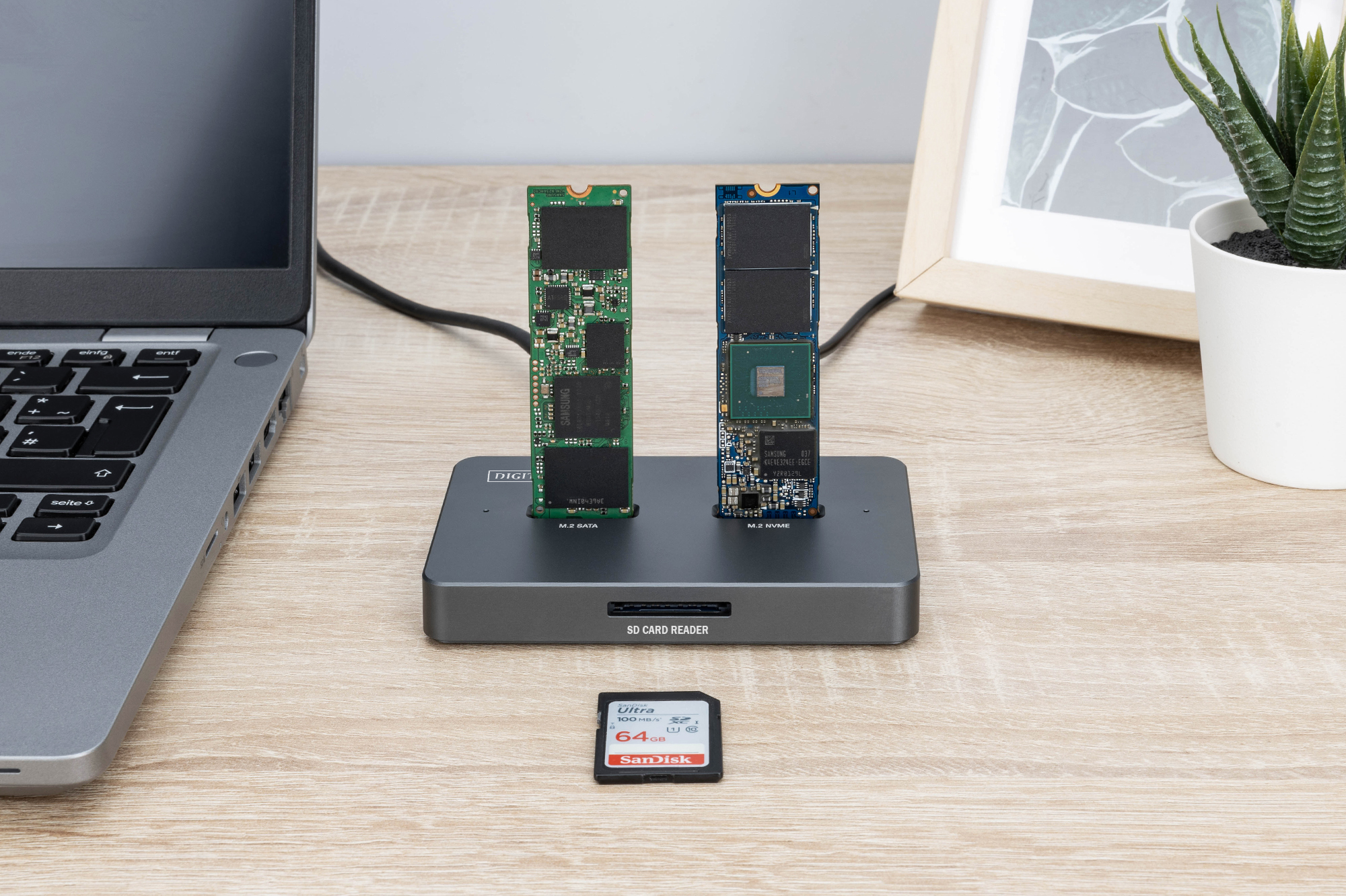 M.2 NVMe + M.2 SATA SSD docking station met SD Express kaartlezer, USB-C™ - Afbeelding 6