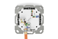 Alternative view of CAT 6A klasse EA netwerkcontactdoos, design-compatibel, afgeschermd, verzonken gemonteerd, 4 richtingen