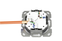 CAT 6A klasse EA netwerkcontactdoos, design-compatibel, afgeschermd, verzonken gemonteerd, 4 richtingen - Afbeelding 4