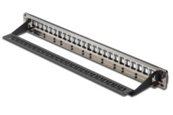 Alternative view of DIGITUS® Modulair schakelpaneel voor Keystone Jack 1U Rekmontage - leeg