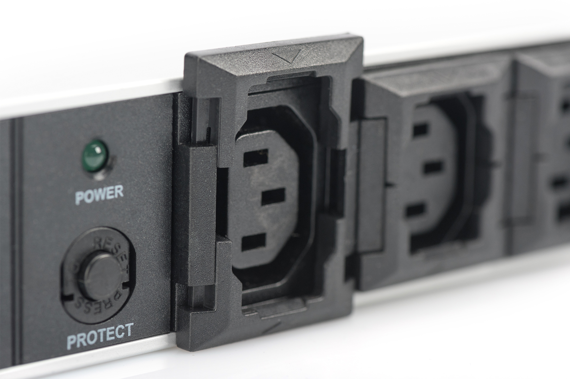 Contactdoosstrook met aluminium profiel, 10-voudig, 2 m voedingskabel IEC C14-stekker - Afbeelding 3