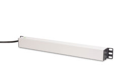 Alternative view of Meervoudige wandcontactdoos met aluminium profiel en overbelastingsbeveiliging, 8-voudige wandcontactdoos met randaarde, 2 m voedingskabel met randaarde stekker