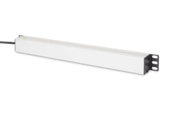 Alternative view of Contactdoos met aluminium profiel en back-up zekering, 9-voudige wandcontactdoos met aardingscontact, 2 m voedingskabel IEC C14-stekker