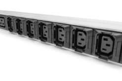 Basis IT PDU, 3-fase 16 A, 24 x C13, 3 x C19, 3 m voedingskabel, IEC 60309 16 A stekker - Afbeelding 3