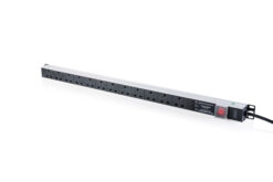 Stekkerdoos met aluminium profiel, schakelaar en overspanningsbeveiliging, 12-voudige UK-type aansluitingen, overspanningsbeveiliging, geïntegreerd netfilter, IEC 60309 16 A-stekker, 1,8 m