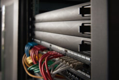Snap-in blinddeksel voor 482,6 mm (19") netwerk- en serverbehuizingen - Afbeelding 6