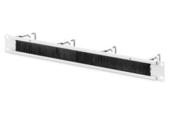 Alternative view of Kabelmanagementpaneel met stalen beugels en borstelstrip voor 19" (482,6 mm) kasten, 1U