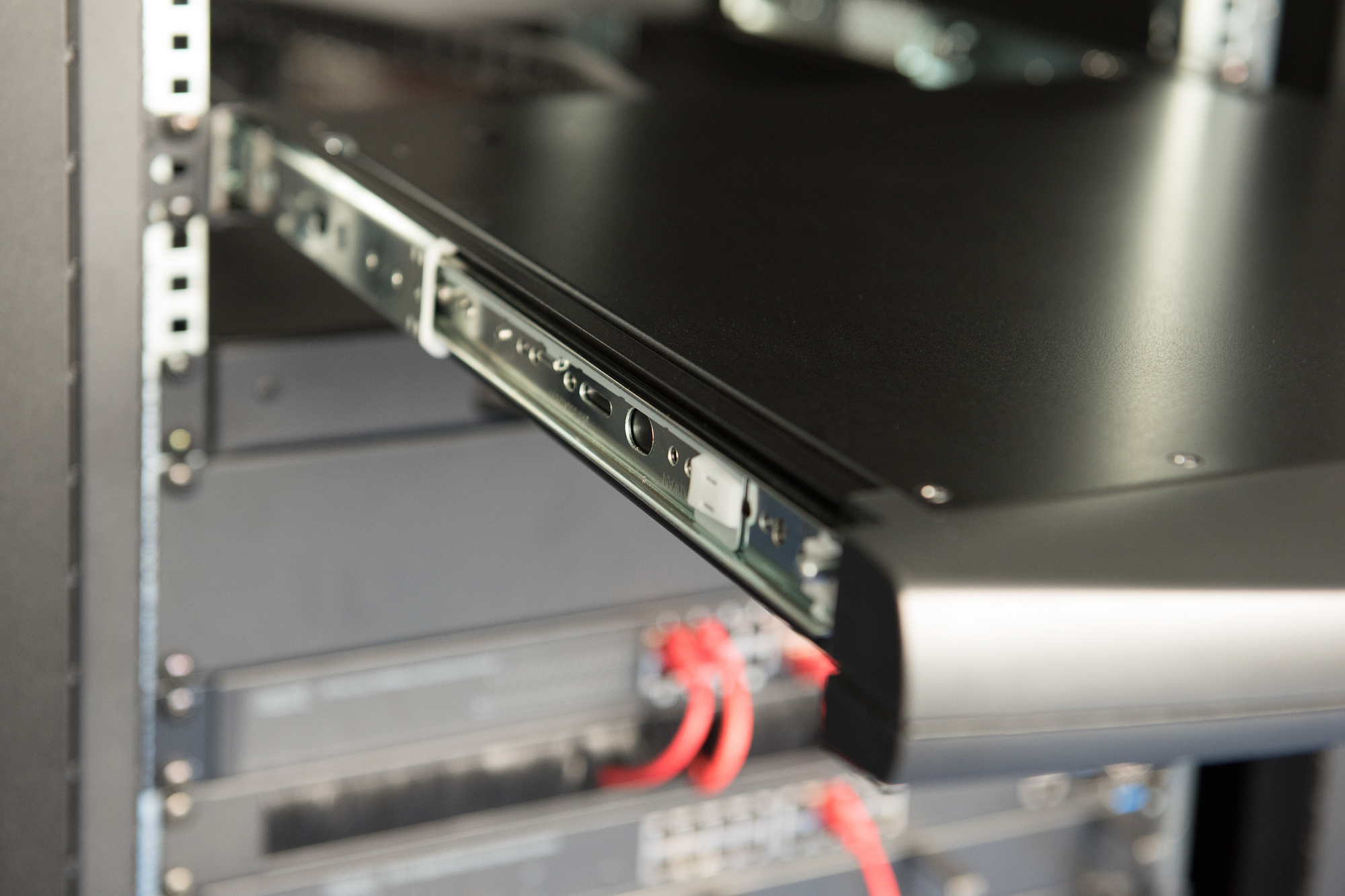 Modulaire console met 17-inch TFT (48,3 cm), 16-poorts Cat.5 KVM & touchpad, Duits toetsenbord - Afbeelding 4