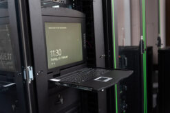 19" LCD KVM-console, 8-poorts VGA, Duits toetsenbord - Afbeelding 8